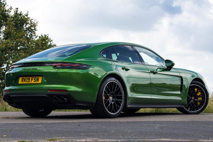  Porsche Panamera GTS 2019 года  (UK) (фото 12 из 17)